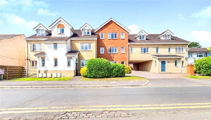 2 Bedroom Flat To Rent In Pipers Gate, Star Road, Caversham, Reading, RG4