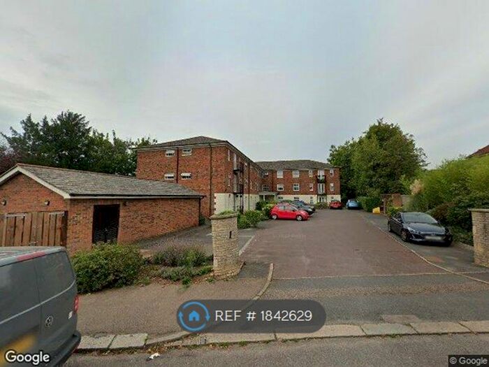 2 Bedroom Flat To Rent In High Acres, Enfield, EN2