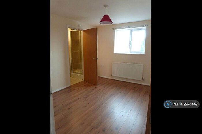 2 Bedroom Flat To Rent In Violet House, Nottingham, NG10