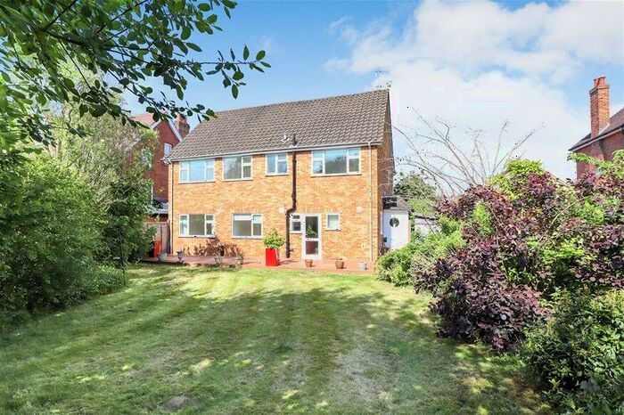 3 Bedroom Flat To Rent In Rosebery Avenue, Harpenden, AL5