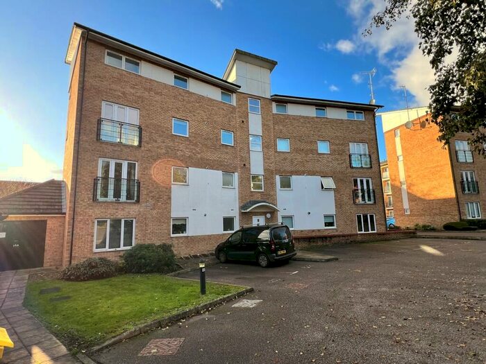 2 Bedroom Apartment To Rent In St Josephs Green, Welwyn Garden City, AL7