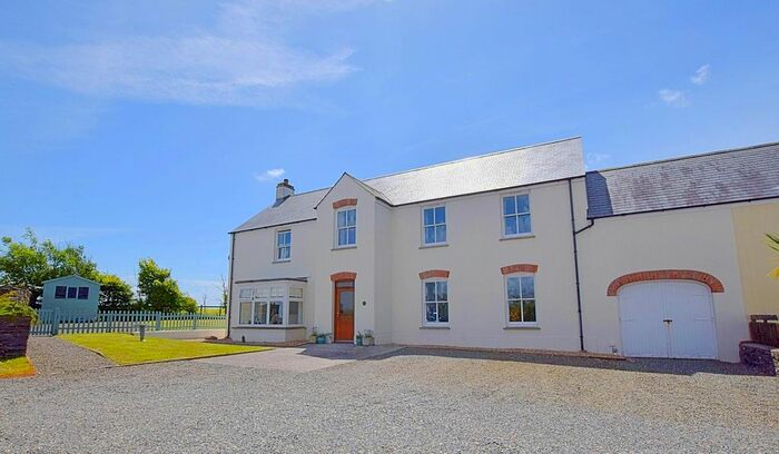 4 Bedroom Link Detached House For Sale In The Farmstead, Croesgoch, Haverfordwest, SA62