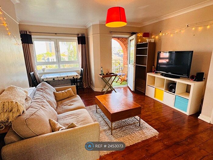 2 Bedroom Flat To Rent In Hampstead Heath, London, NW3