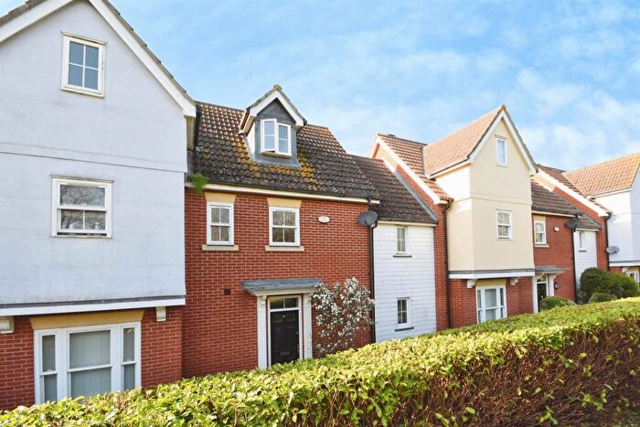 4 Bedroom Terraced House For Sale In Ridgewell Avenue, Chelmsford, CM1