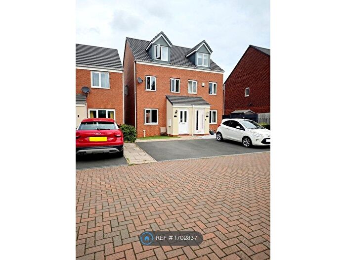 3 Bedroom Semi-Detached House To Rent In Leconfield Wharf, Wolverhampton, WV2