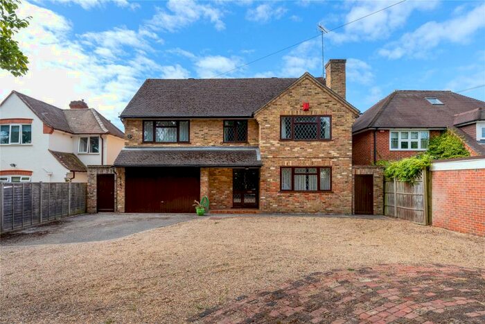 5 Bedroom Detached House To Rent In Reading Road, Wokingham, Berkshire, RG41