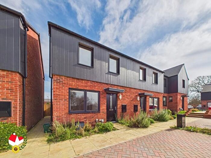 3 Bedroom Semi-Detached House To Rent In Tattersall Road, Yate, Bristol, BS37