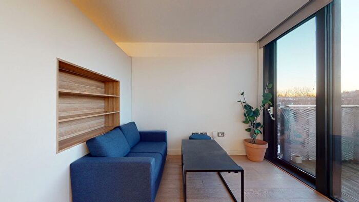 Studio To Rent In Highgate Hill, London, N19
