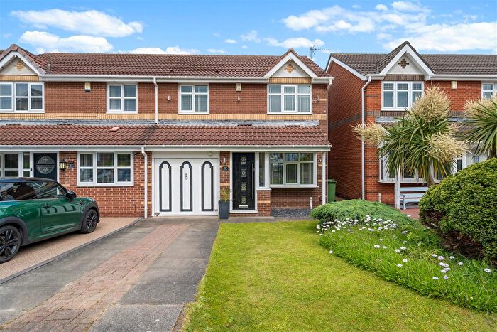 3 Bedroom Semi Detached House For Sale In Applewood Close, Hartlepool, TS27