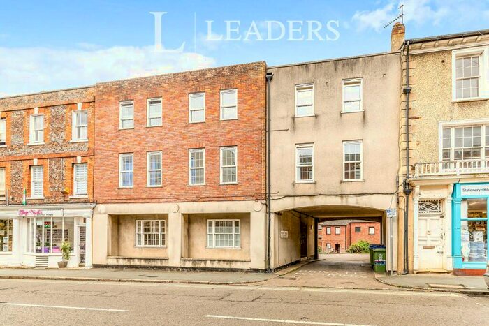 2 Bedroom Apartment To Rent In Castle Court, Buckingham, MK18