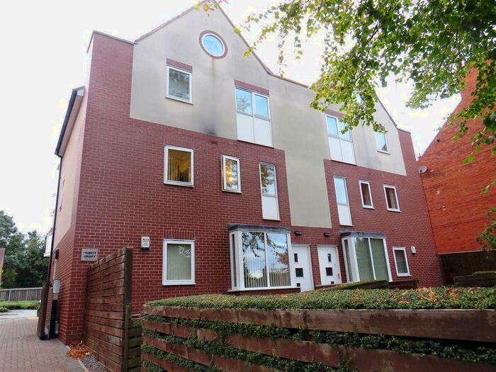 2 Bedroom Flat To Rent In South Lane, Hessle, HU13