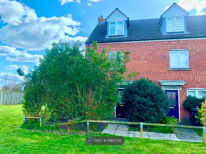 3 Bedroom Semi-Detached House To Rent In Fishers Bank, Littleport, Ely, CB6
