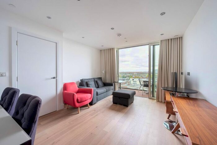 2 Bedroom Flat To Rent In Upper Richmond Road, East Putney, London, SW15