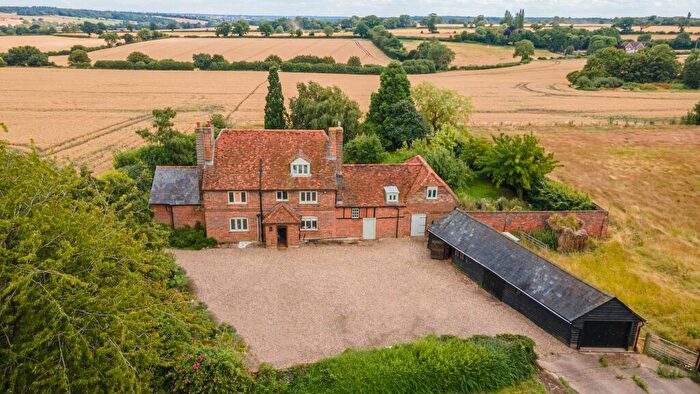 4 Bedroom Detached House To Rent In Beaumont Hall Lane, St. Albans, AL3