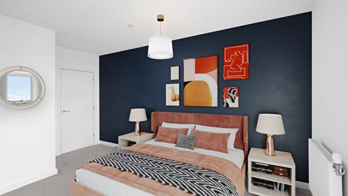 1 Bedroom Flat For Sale In Halewood Way, Rainham, RM13