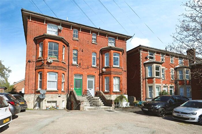 1 Bedroom Flat For Sale In Buckland Hill, Maidstone, Kent, ME16