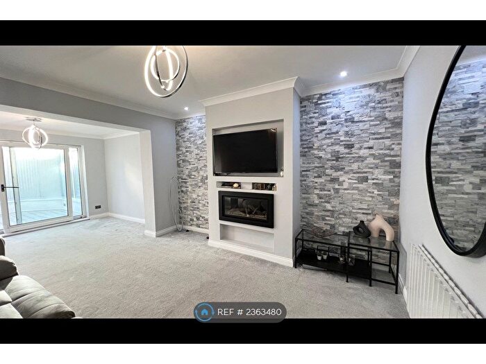 3 Bedroom Semi-Detached House To Rent In Willow Trees Drive, Blackburn, BB1