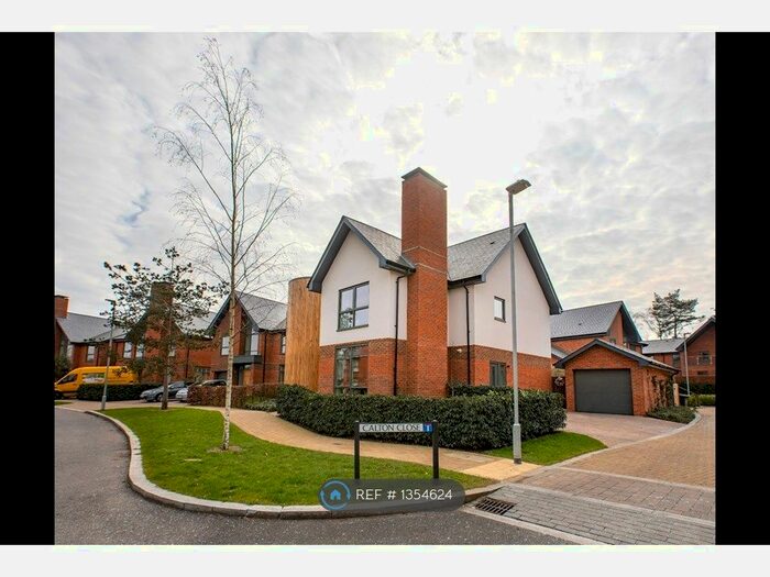4 Bedroom Detached House To Rent In Calton Close, Longcross, KT16