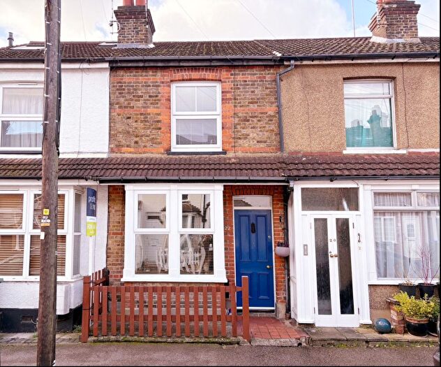 2 Bedroom Terraced House For Sale In Cannon Road, Watford, WD18