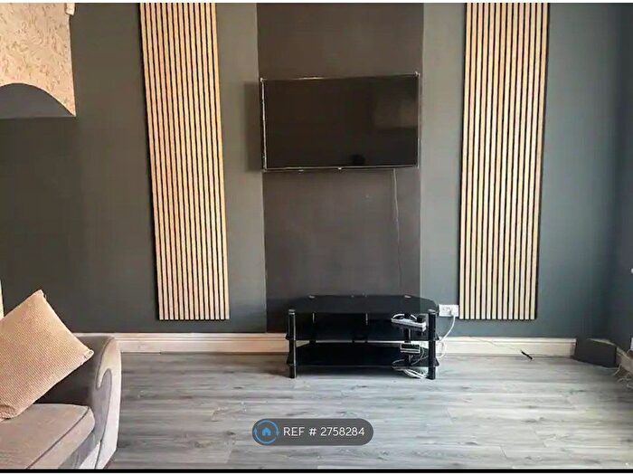 2 Bedroom Terraced House To Rent In Romney Street, Salford, M6