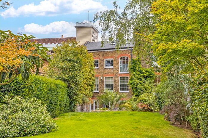 6 Bedroom Terraced House For Sale In North End Way, Hampstead, London, NW3