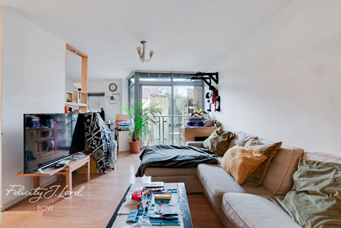 1 Bedroom Apartment For Sale In Violet Road, London, E3