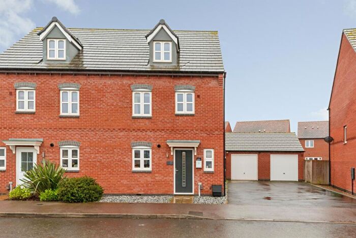 4 Bedroom Semi Detached House For Sale In Flaxley Lane, Middlebeck, Newark, NG24