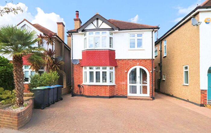 3 Bedroom Detached House For Sale In Graham Close, Shirley, CR0