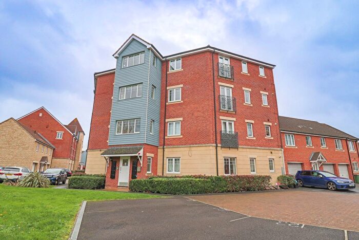 2 Bedroom Flat For Sale In Riverside Close, Bridgwater, TA6