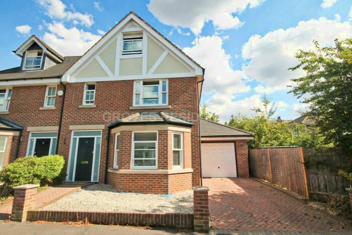 4 Bedroom Semi-Detached House To Rent In Park Road, New Malden, KT3