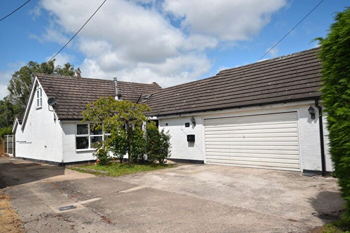 3 Bedroom Detached Bungalow For Sale In Hollinwood, Whixall, SY13