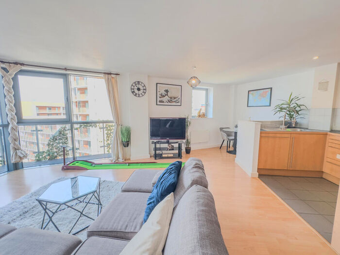 2 Bedroom Apartment To Rent In Velocity West, City Walk, Leeds, LS11