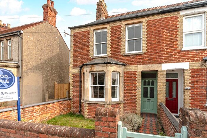 3 Bedroom Semi Detached House For Sale In Windmill Road, Headington, OX3