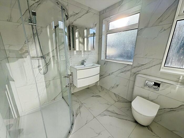 2 Bedroom Apartment To Rent In Lee High Road, London, SE13