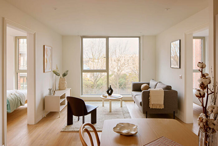 2 Bedroom Flat To Rent In The Cascade, Bonnington Road, Leith, Edinburgh, EH6