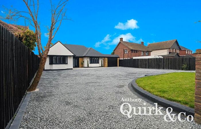 4 Bedroom Detached Bungalow For Sale In Long Road, Canvey Island, SS8