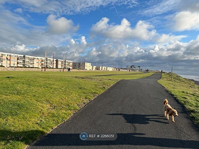 1 Bedroom Flat To Rent In Queens Promenade, Blackpool, FY2