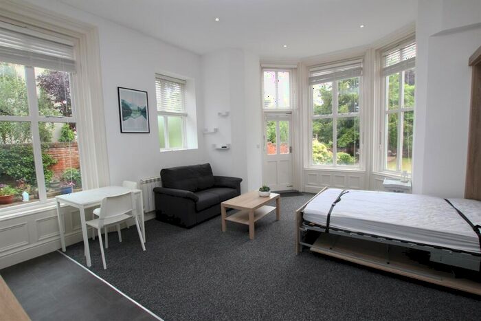 1 Bedroom Apartment To Rent In Pelham Crescent, NG7