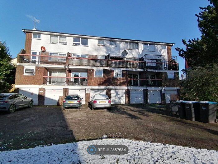 2 Bedroom Maisonette To Rent In Glenside, East Grinstead, RH19