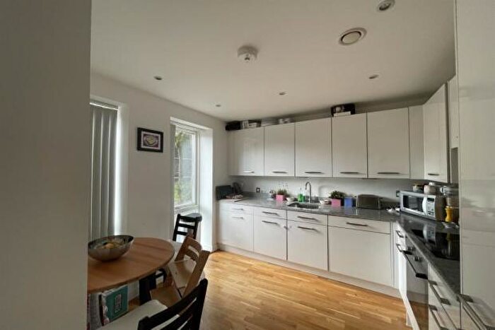 1 Bedroom Apartment To Rent In Blacklock Court, Austin Street, E2