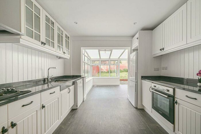 3 Bedroom Semi-Detached House To Rent In Farm Close, High Barnet, Barnet, EN5