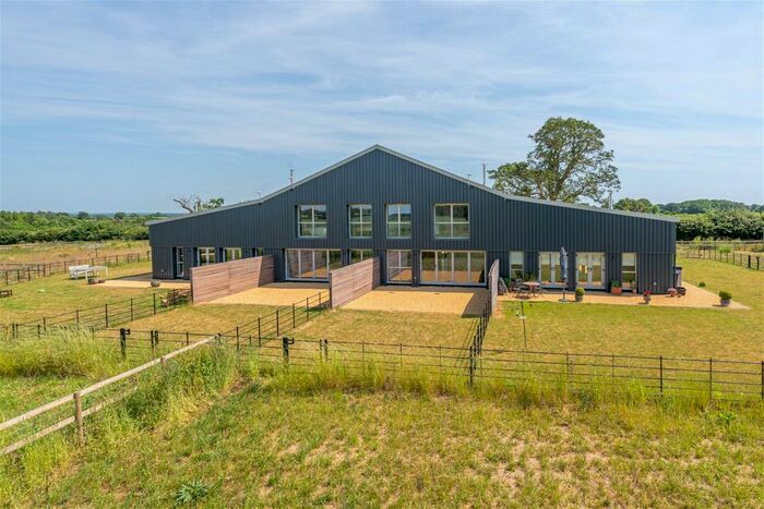 4 Bedroom Barn Conversion For Sale In Malmesbury, SN16