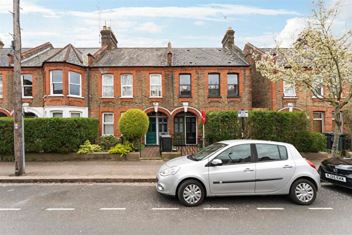 2 Bedroom Flat For Sale In Brettenham Road, Walthamstow, E17