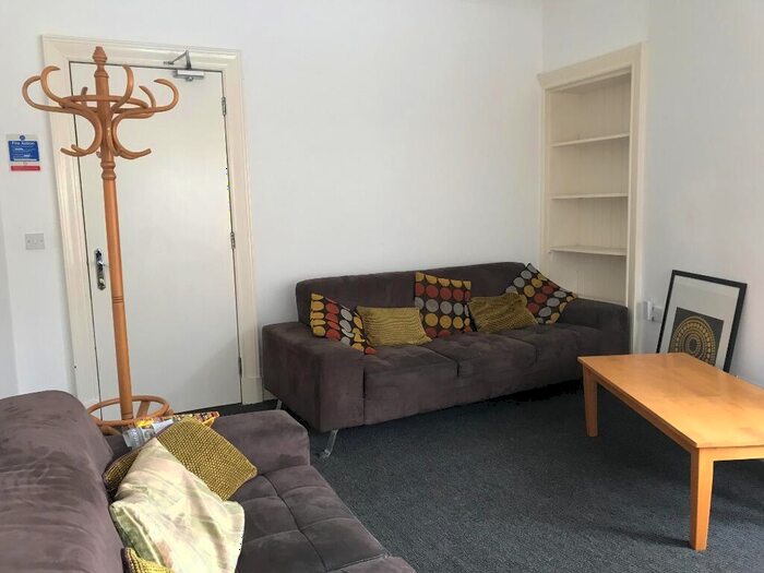 3 Bedroom Flat To Rent In Princes Street, Stirling Town, Stirling, FK8