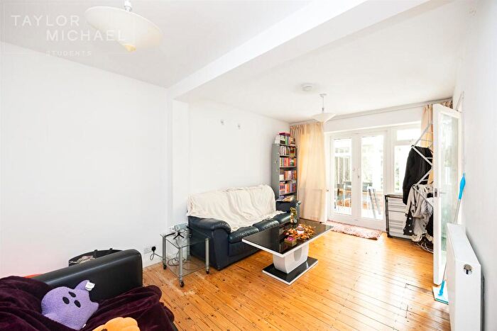 4 Bedroom Terraced House To Rent In Lucraft Road, Brighton, BN2