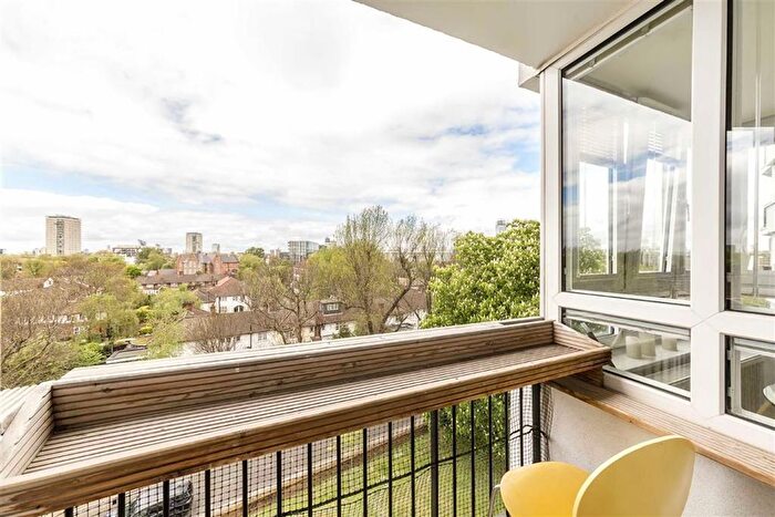 2 Bedroom Flat For Sale In Cherry Garden Street, London, SE16