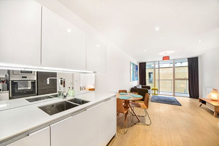 1 Bedroom Flat For Sale In Granite Apartments, River Gardens Walk Greenwich, SE10