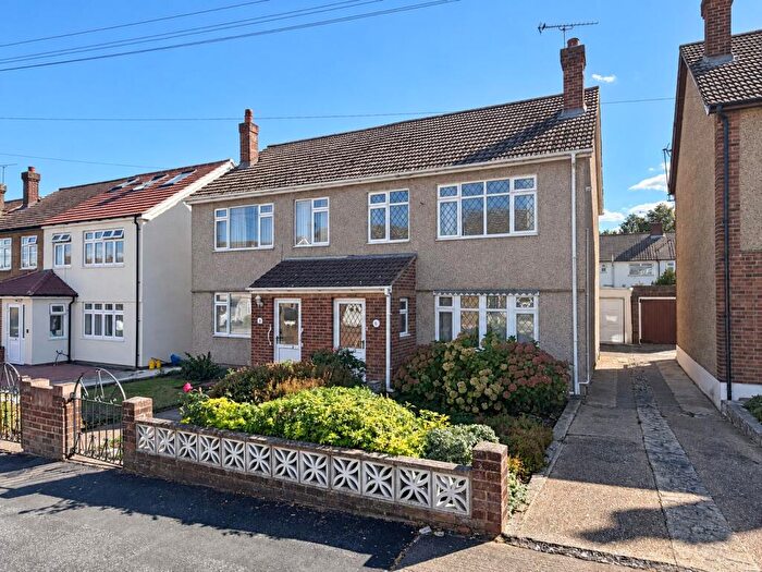 3 Bedroom Semi-Detached House For Sale In Grays End Close, Grays, RM17