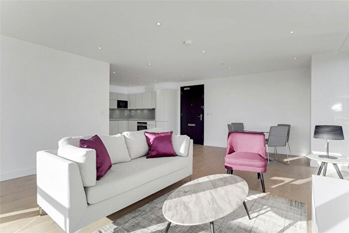 2 Bedroom Flat To Rent In East Ferry Road London, E14