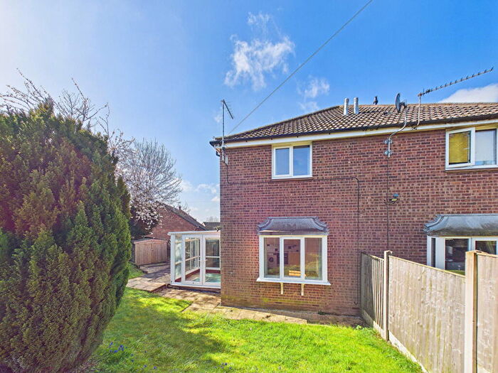 1 Bedroom Cluster House For Sale In Slade Close, South Normanton, Alfreton, DE55